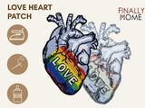 Vorder- und Rückseite des Patches, mit Bügelfolie. „Finally Home“ Logo und Nutzungsoptionen: Aufbügeln, Aufnähen, Aufkleben mit Textilkleber