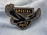Air Forces Patch auf blauer Jeans