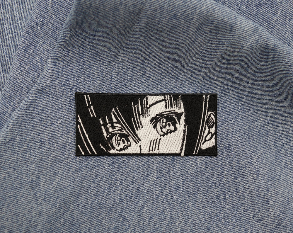 Anime Mädchen Patch auf blauer Jeans