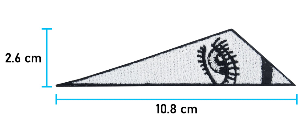 1.Teil: Weißer Broken Face Patch mit einem Auge in Scherbe, Maße: 2,7 x 10,8 cm