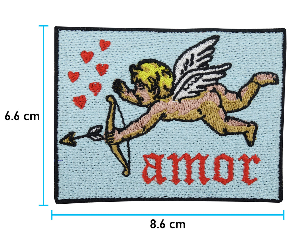 Amor Patch mit Maßen 6,6 x 8,6 cm