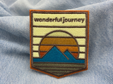 Adventure Collection: Wonderful Journey Patch zum Aufbügeln | Wandern Outdoor Patches, Sonne & Berge Bügelflicken, Flicken, Aufnäher Wanderer Rucksäcke, Finally Home