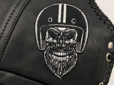Totenkopf Biker Patch auf einer Lederweste