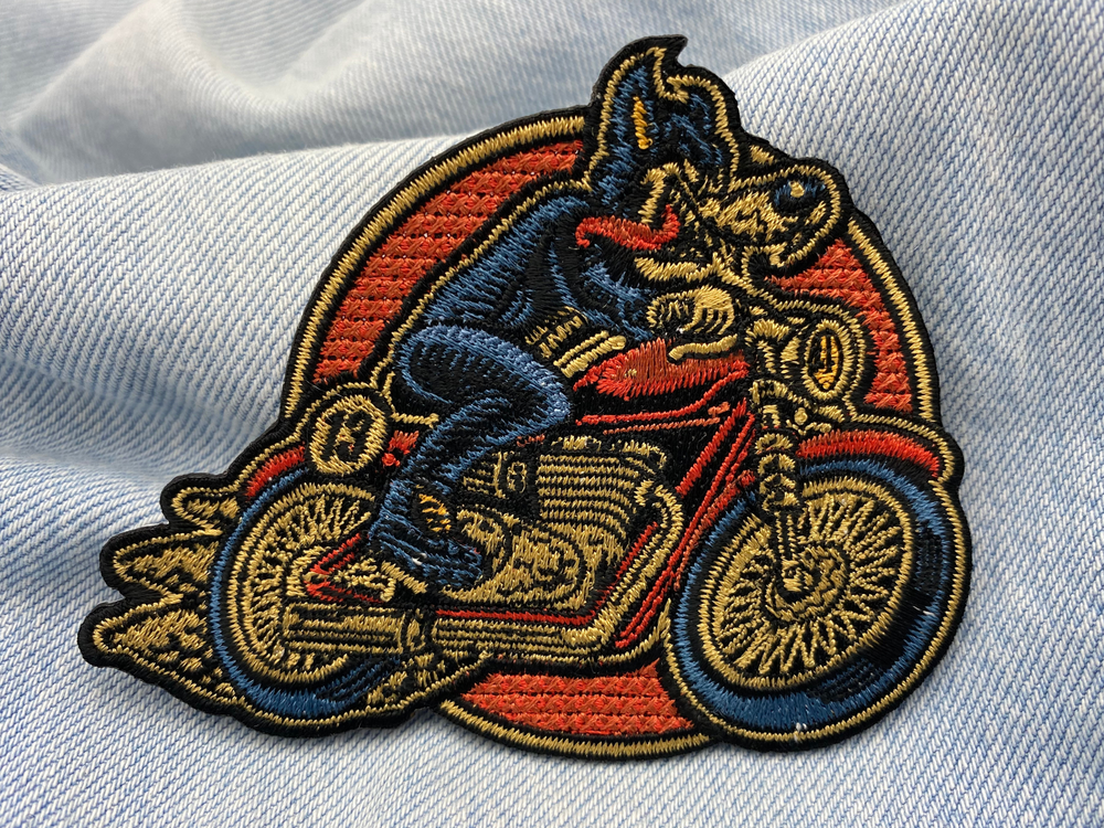 Lone Wolf Biker Patch auf blauer Jeans