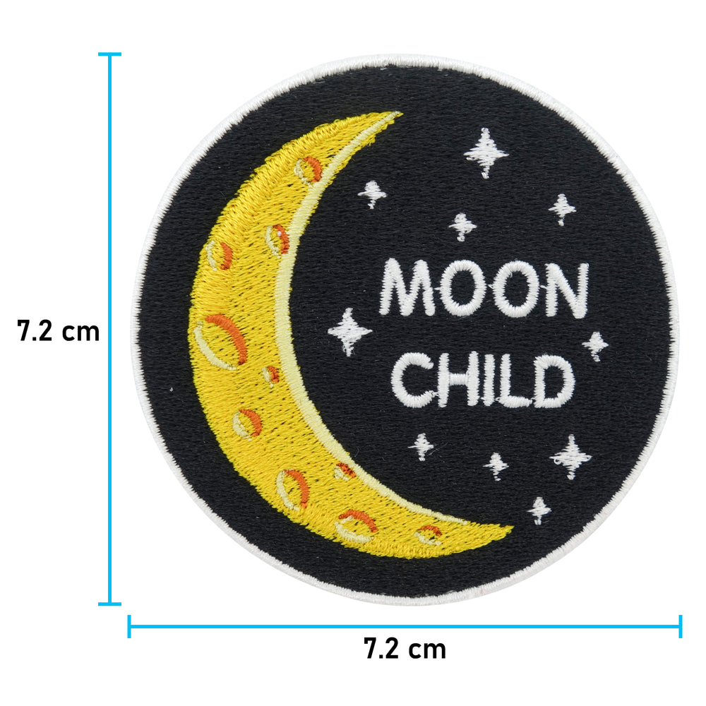 Moonchild Aufbügelpatch mit der Maße: 7,2 x 7,2 cm.