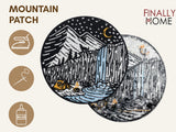 Vorder- und Rückseite des Patches, mit Bügelfolie. „Finally Home“ Logo und Nutzungsoptionen: Aufbügeln, Aufnähen, Aufkleben mit Textilkleber