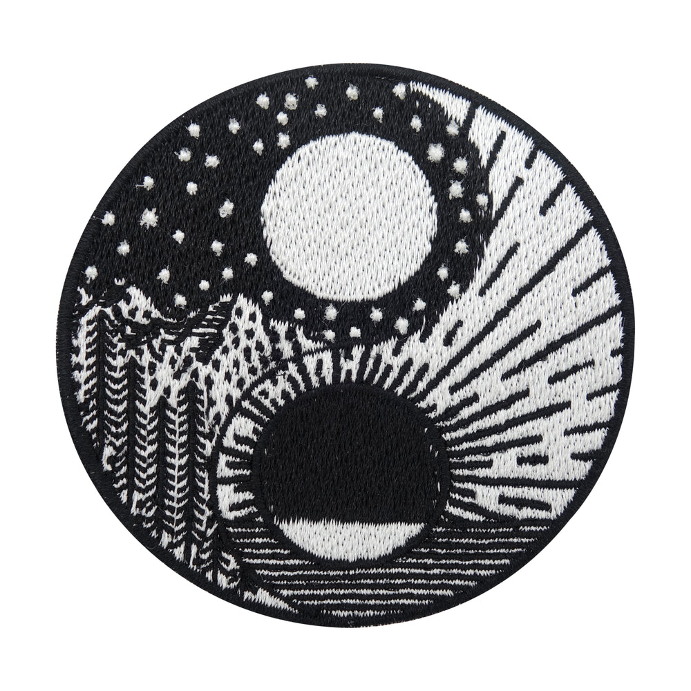 Schwarz, weißer Yin und Yang, Berge und Meer Patch
