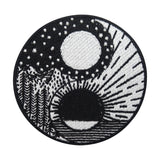 Schwarz, weißer Yin und Yang, Berge und Meer Patch