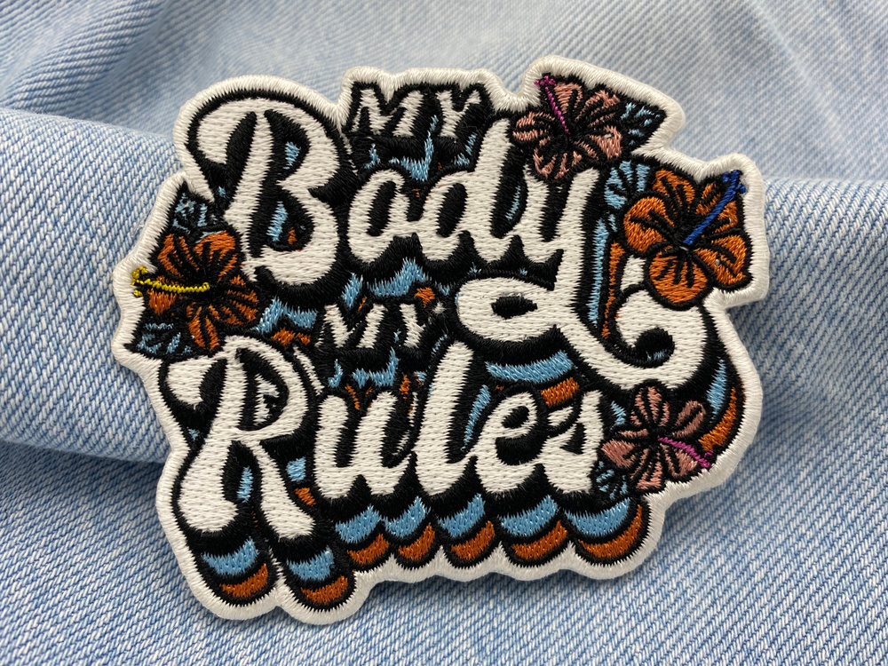 My Body My Rules Patch auf blauer Jeans