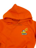 Bagger Patch auf orangenem Pullover aufgebügelt