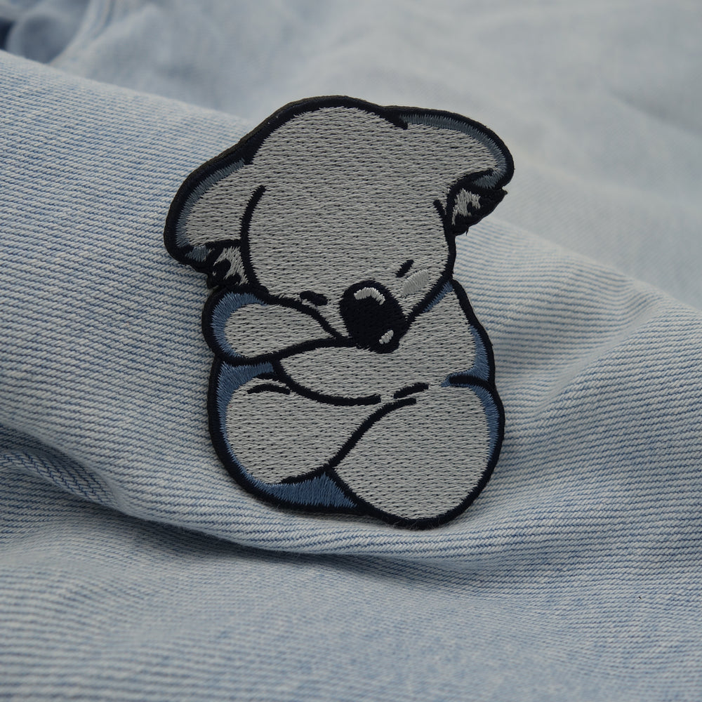 Koala Patch auf heller blauer Jeans