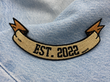 EST. 2022 Patch auf blauer Jeans