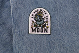 Wolf Patch auf blauer Jeans