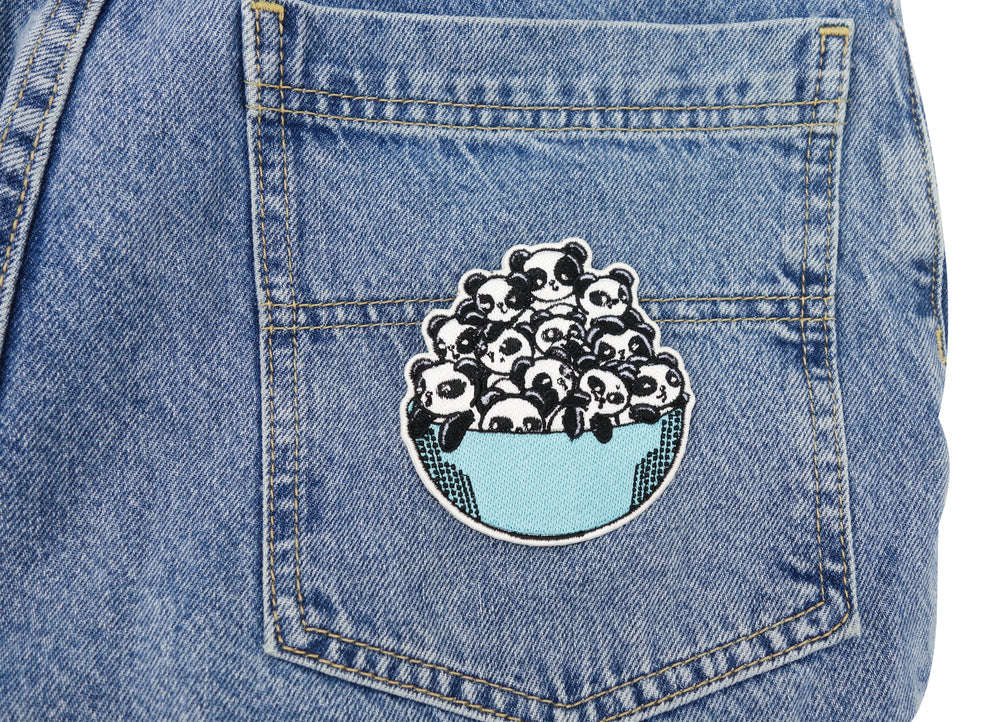Pandabären Patch auf blauer Jeans