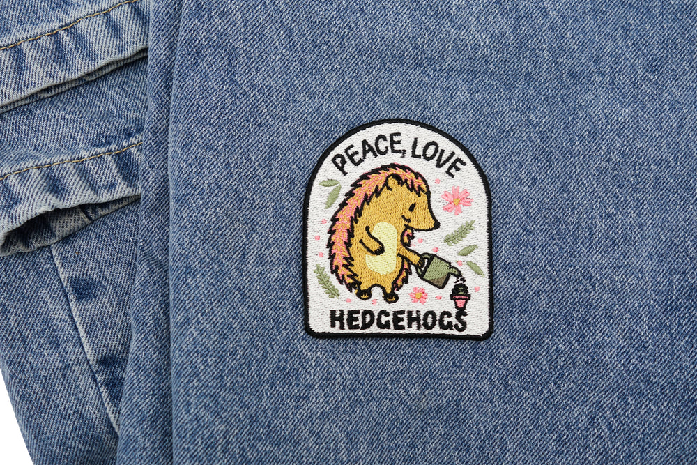 Igel Patch auf blauer Jeans
