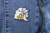 Wolke, Mond und Stern Patch auf dunkelblauer Jeans