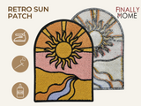 Vorder- und Rückseite des Patches, mit Bügelfolie. „Finally Home“ Logo und Nutzungsoptionen: Aufbügeln, Aufnähen, Aufkleben mit Textilkleber