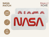Vorder- und Rückseite des Patches, mit Bügelfolie. „Finally Home“ Logo und Nutzungsoptionen: Aufbügeln, Aufnähen, Aufkleben mit Textilkleber