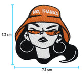Bucket Hat Girl Patch mit der Maße: 7,2 x 7,7 cm
