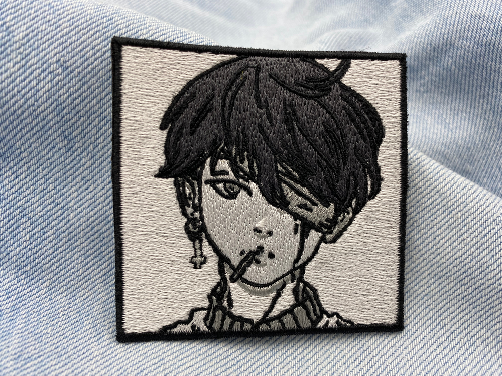Korean Boy Patch auf hellblauer Jeans