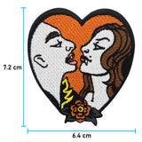 Verliebte Vampire Patch mit der Maße: 7,2 x 6,4 cm