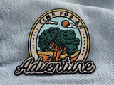 Time for an Adventure Patch auf hellblauer Jeans