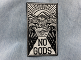 No Gods Patch auf hellblauer Jeans