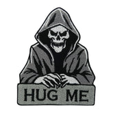 Schwarzer Hug Me Sensenmann Patch