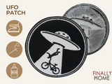 Vorder- und Rückseite des Patches, mit Bügelfolie. „Finally Home“ Logo und Nutzungsoptionen: Aufbügeln, Aufnähen, Aufkleben mit Textilkleber