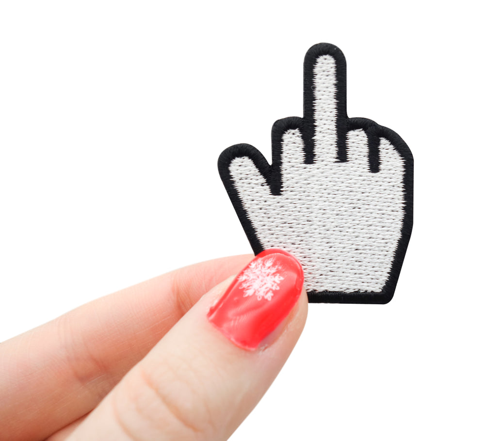 Frauenhand hält den Mittelfinger Cursor Patch
