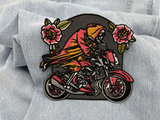 Geister Biker Patch auf hellblauer Jeans