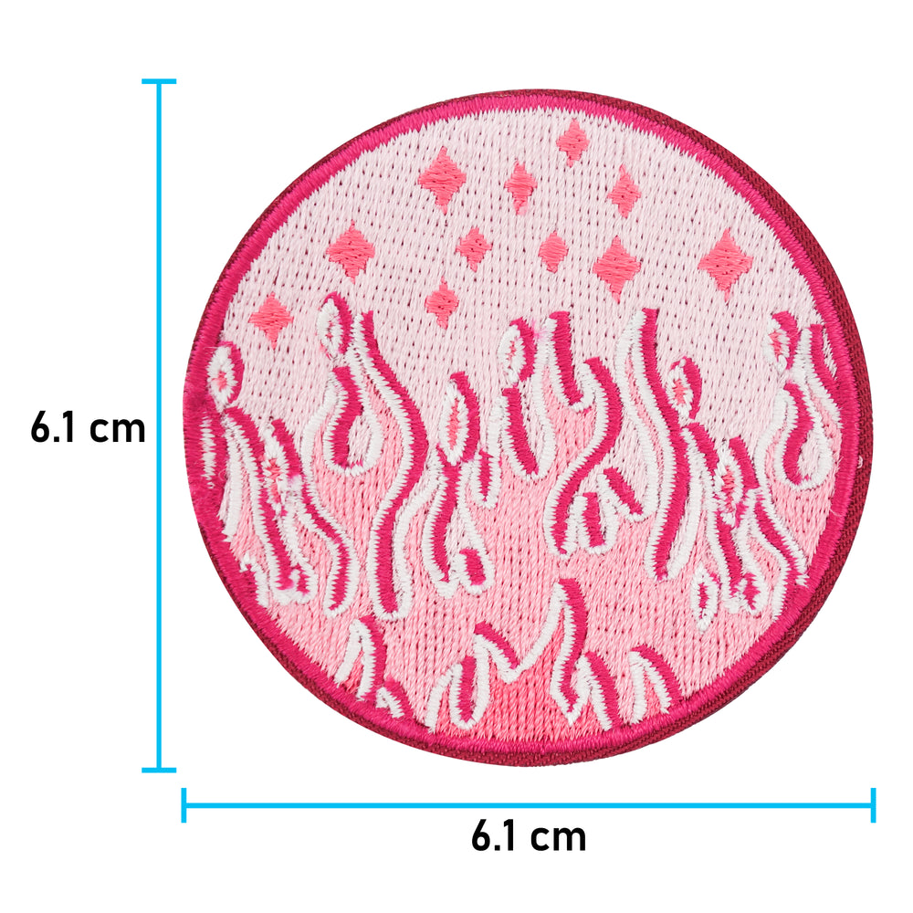 Rosa Flammen Patch mit der Maße: 6,1 x 6,1 cm