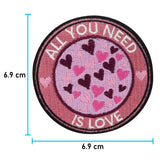 All you need is Love Patch mit der Maße: 6,9 x 6,9 cm