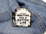 Grabstein Patch auf blauer Jeans