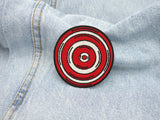 Zielscheibe Patch auf hellblauer Jeans