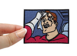 Frauenhand hält den schwitzenden Mann Patch