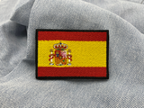 Spanien Flagge Klettpatch auf hellblauer Jeans
