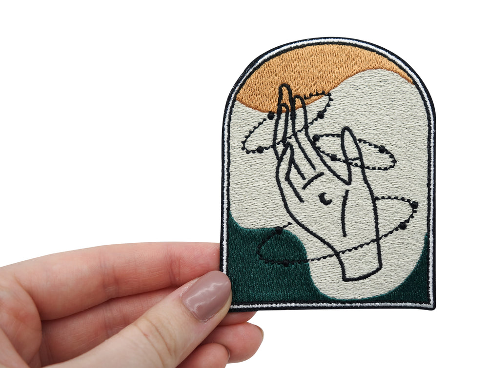 Hand-Hände-Soul-of-the-Moon-Mond-Sterne-Aufbügler-Flicken-Bügelflicken-Bügelbild