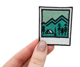 Camping-Bügelpatch-Bügelbild-klein-Berge-Bäume-Zelten-Aufnäher