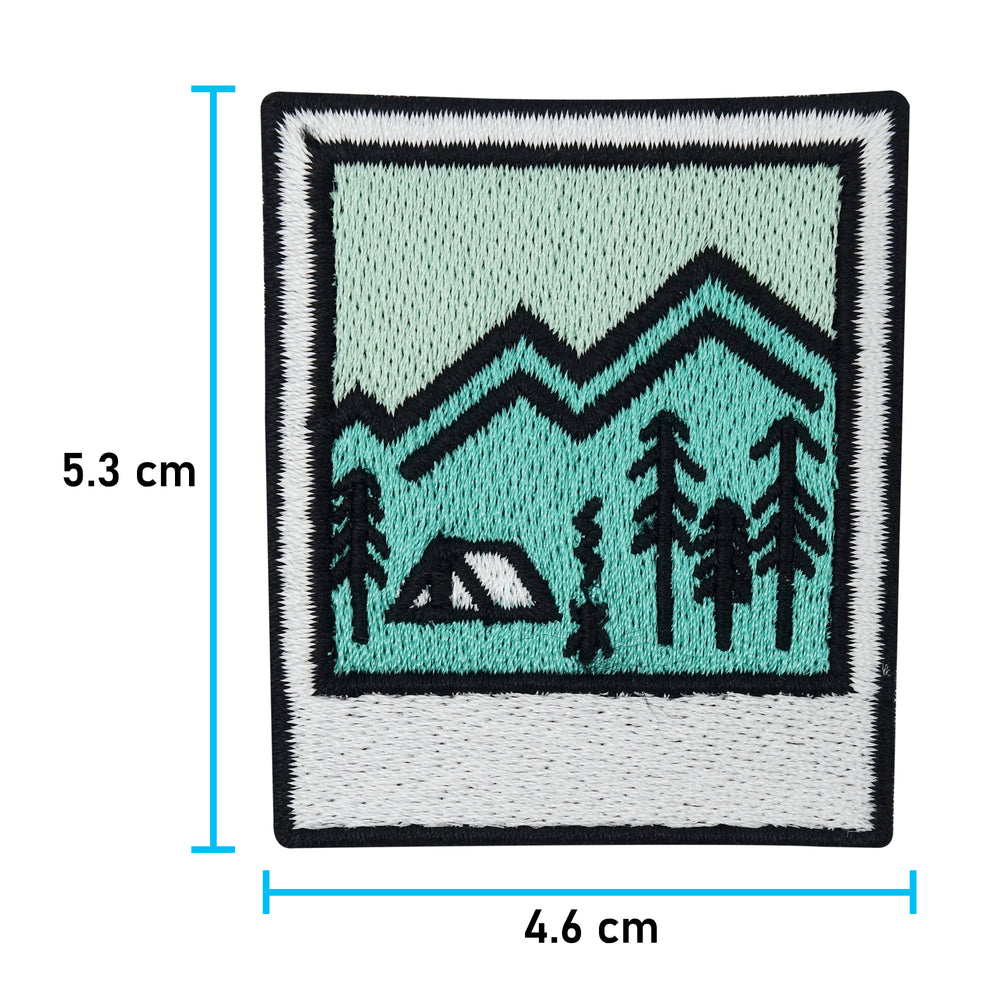 Camping-Bügelpatch-Bügelbild-klein-Berge-Bäume-Zelten-Aufnäher-Maße-5,3x4,6