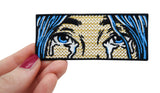 Weinende-Frau-mit-blauen-Haare-Billie-Eilish-Tränen-Patch-länglich-rechteck-Pop-Art-Aufbügler-Hand
