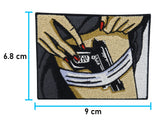 Frau-mit-Waffe-unterm-Kleid-Patch-Maße