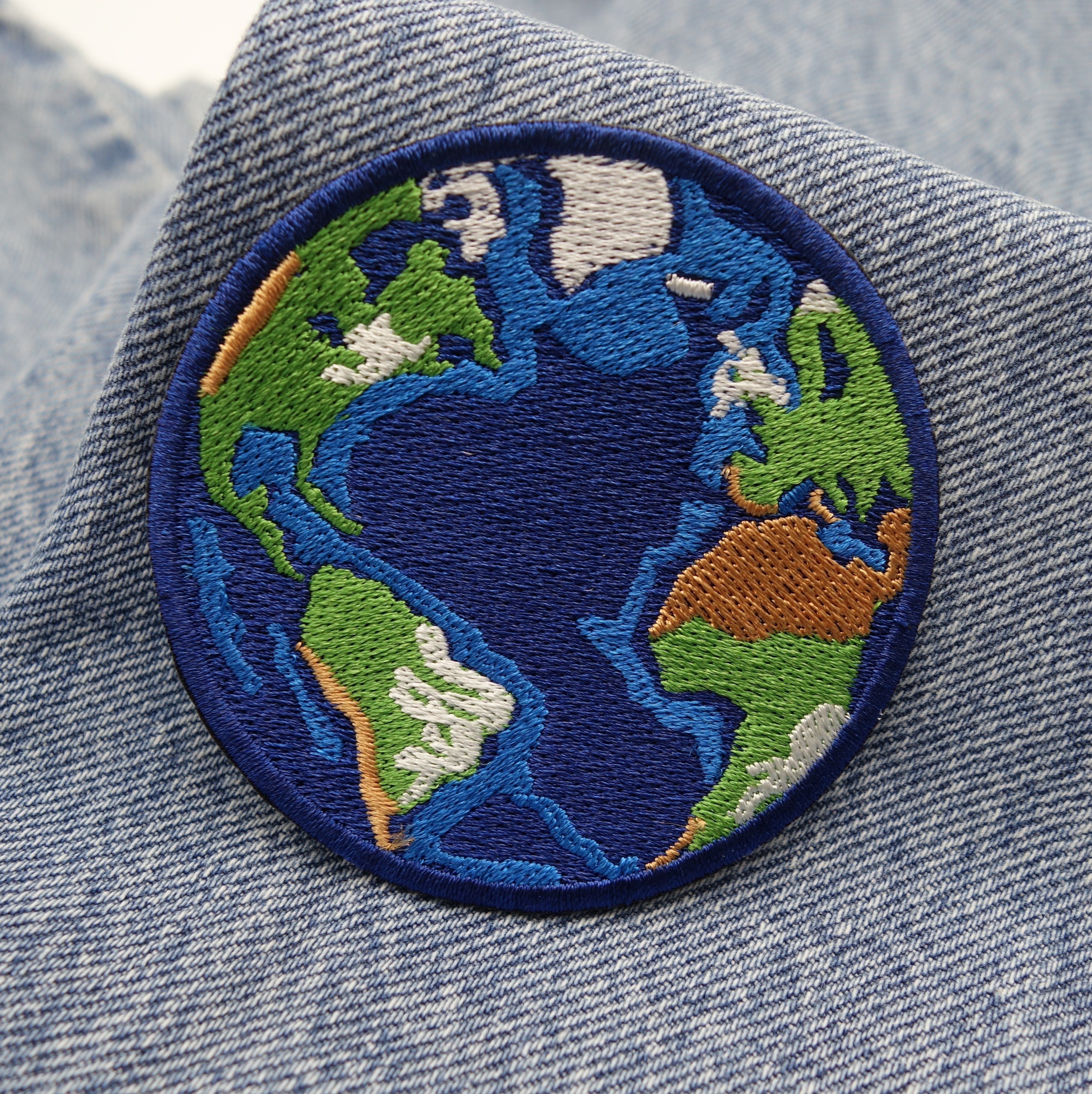 Klett Patch - Weltkugel | Planet Erde Klett Patches, Welt Aufnäher, Outdoor Klettpatches, Nasa Badge, Klettpatch Rund, Finally Home