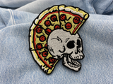 Totenkopf mit Pizza Haaren Bügelbild Patch zum Aufbügeln | Patches, Aufbügelmotive Finally Home
