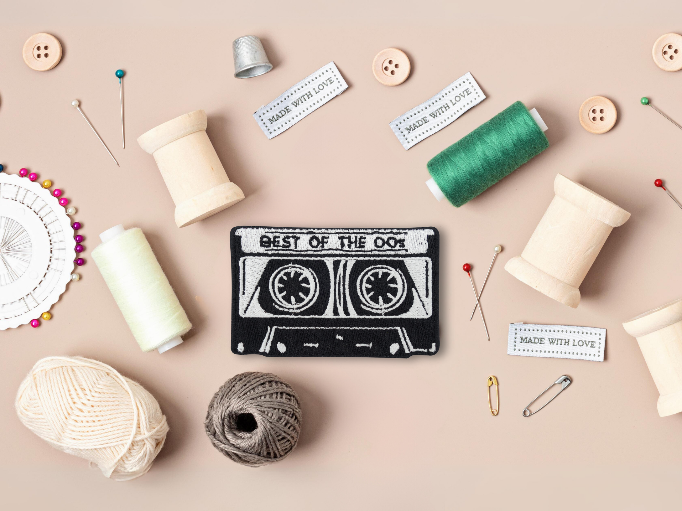 Schwarz weiße Kassette Bügelbild Patch zum Aufbügeln | Musik Patches, Aufbügelmotive, Finally Home