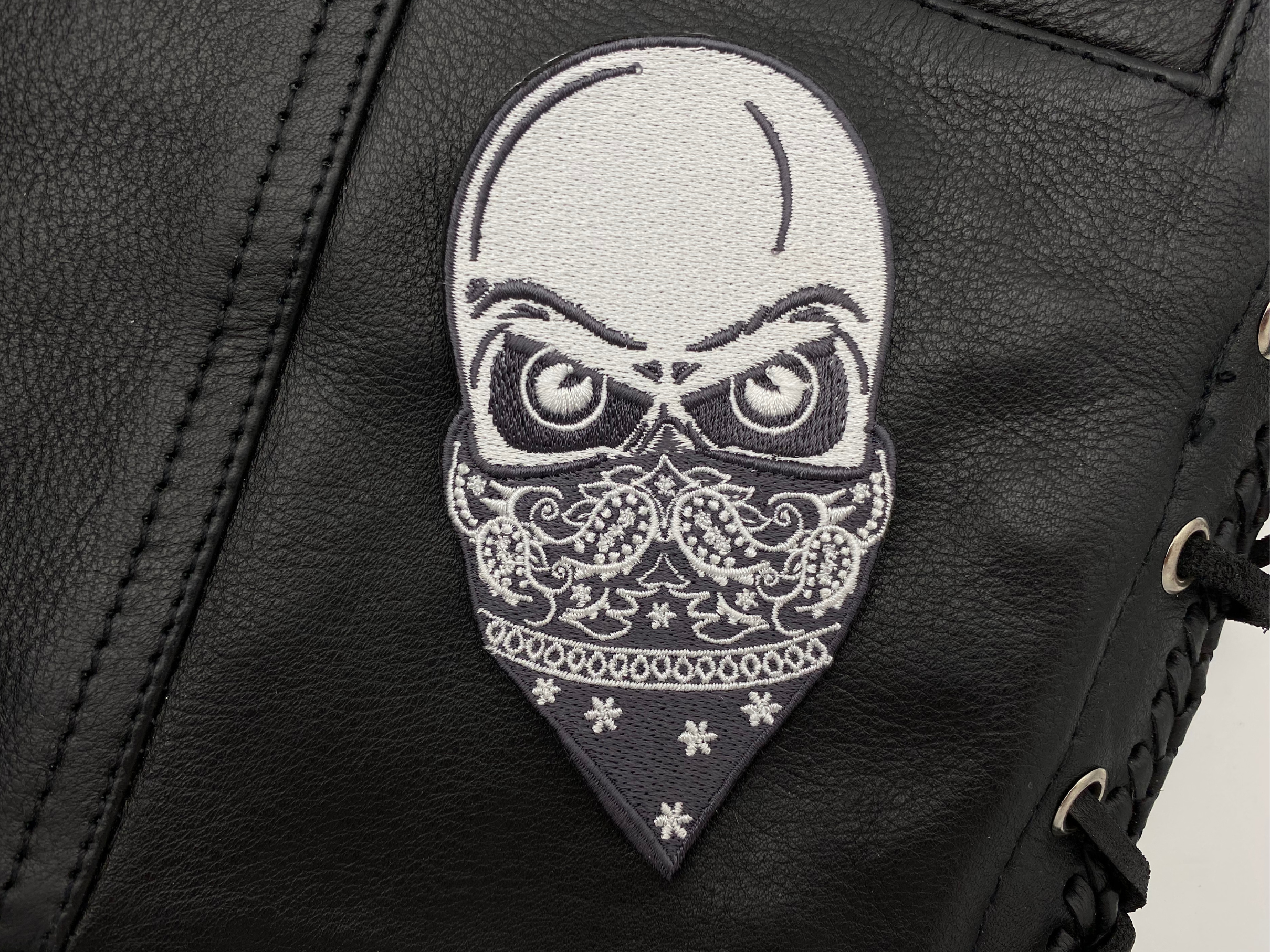 Totenkopf mit Bandana Patch zum Aufbügeln | Aufnäher geeignet für Lederwesten, Totenschädel Patches, Biker Schädel Bügelflicken, Motorrad Kutte Flicken Finally Home