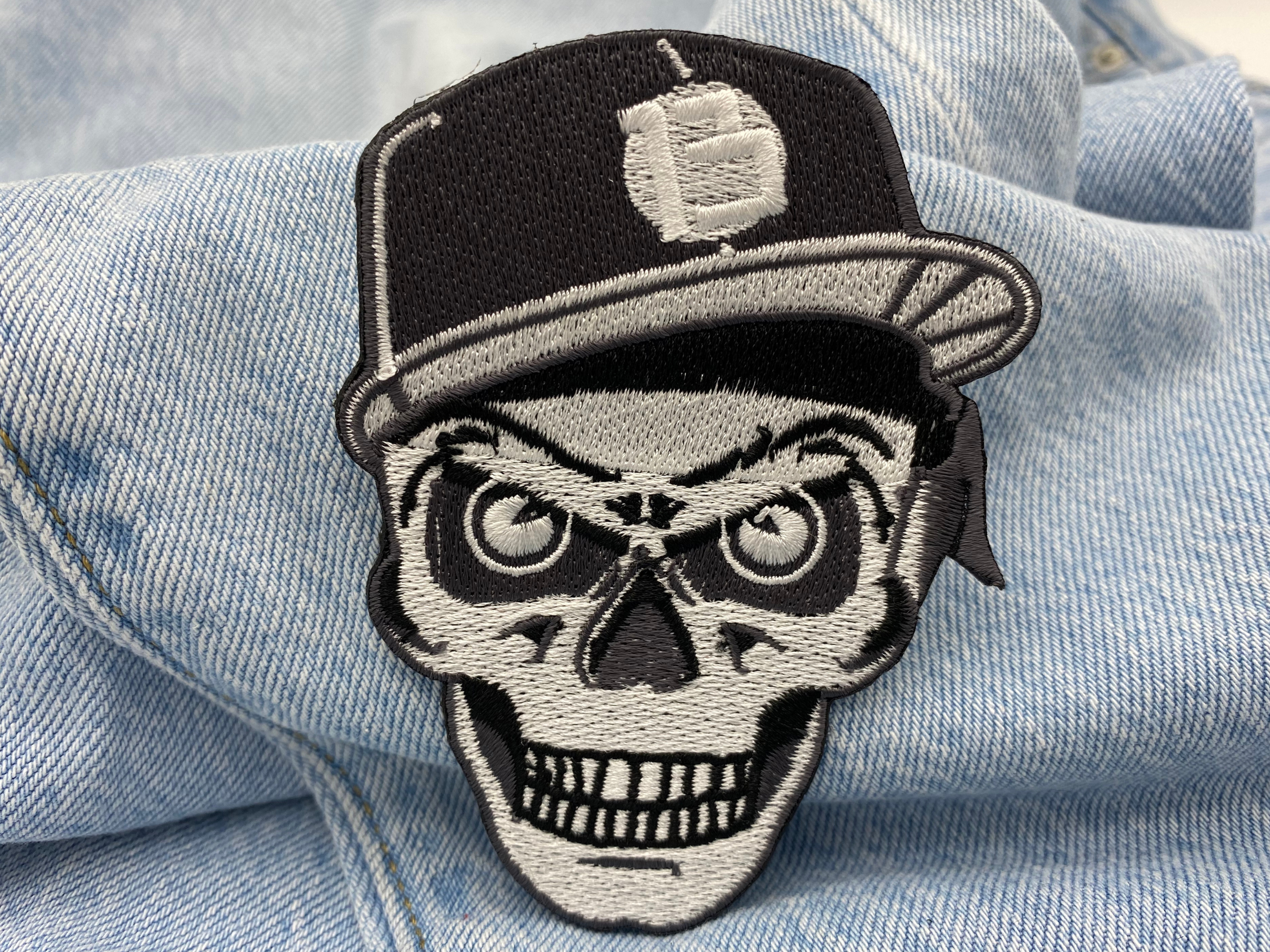 Totenkopf mit Cap Patch zum Aufbügeln | Aufnäher geeignet für Lederwesten, Totenschädel Patches, Biker Schädel Bügelflicken, Motorrad Kutte Flicken Finally Home