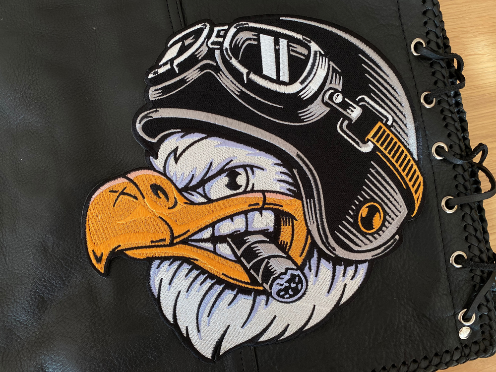 Adler Patch auf einer Lederweste