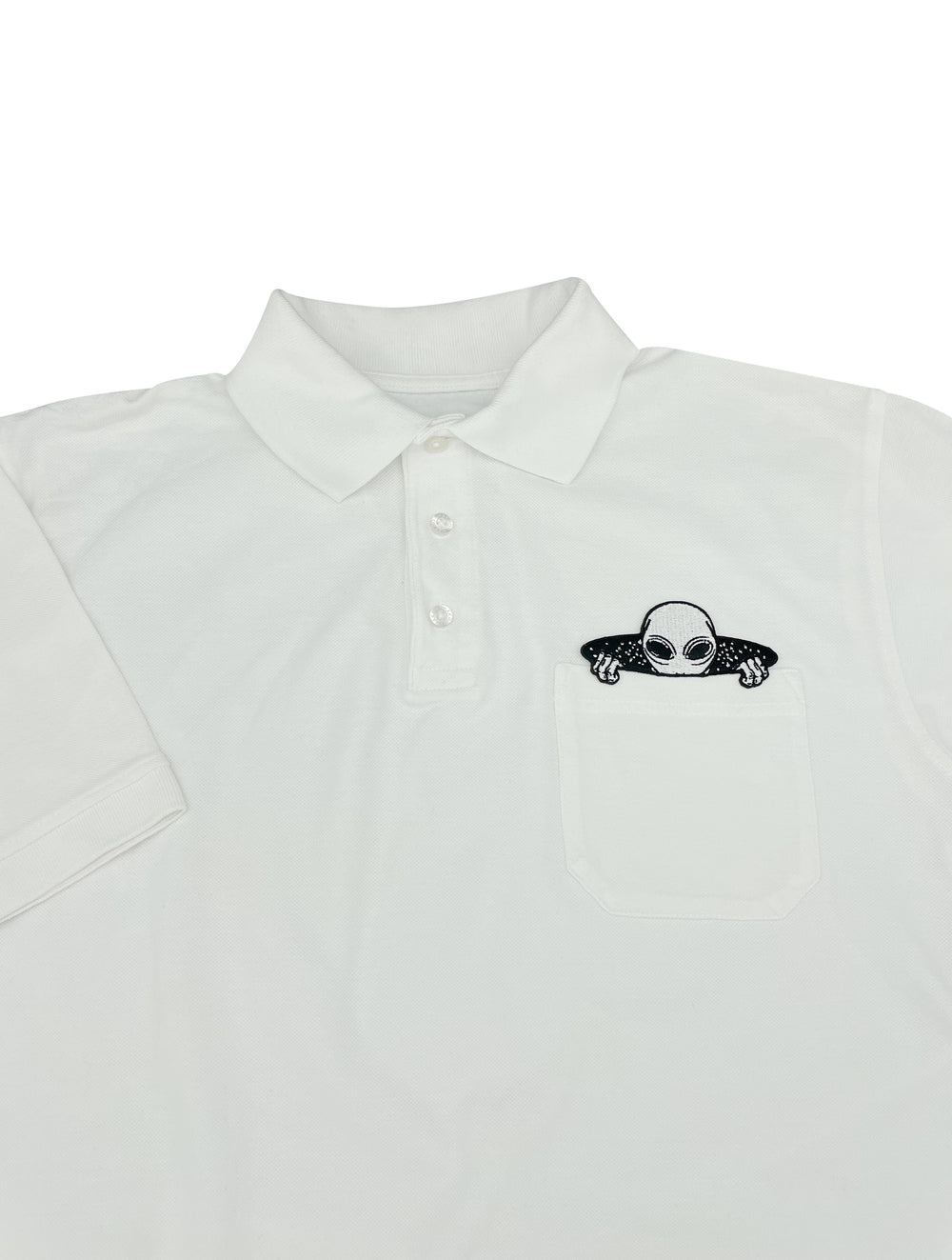 Aliehn Patch auf weißem Hemd