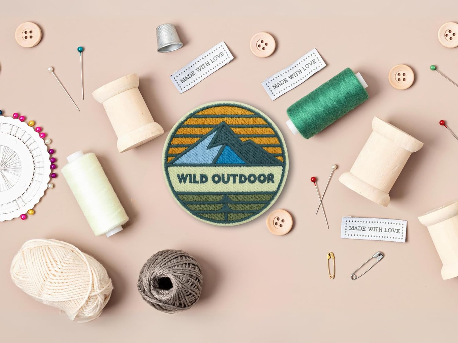 Adventure Collection: Wild Outdoor Berg Patch zum Aufbügeln | Wandern Patches, Bügelflicken, Bügelbild, Aufnäher Wanderer Rucksäcke Finally Home